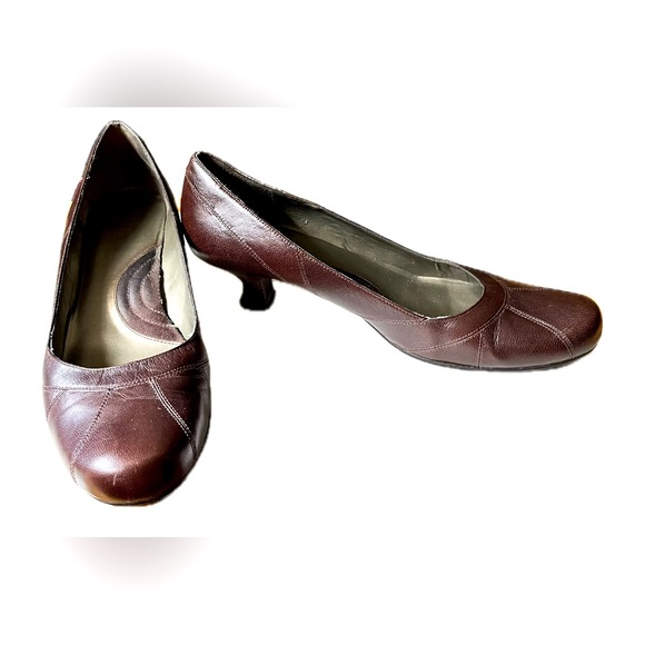 Kennth Cole Reaction kitten heels - Picture 1 of 7